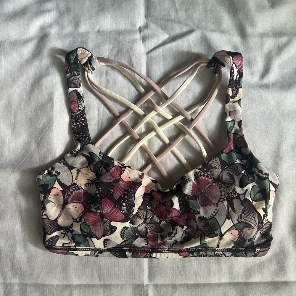 Lululemon Free To Be Wild So Fly Butterfly Size 4